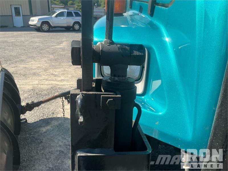 Freightliner FL80 4x4 Snow Plow Truck Veicoli municipali