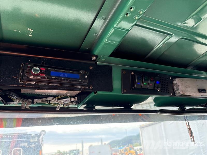 Freightliner FL80 6x4 Sleeper Rollback Truck Bergungsfahrzeuge