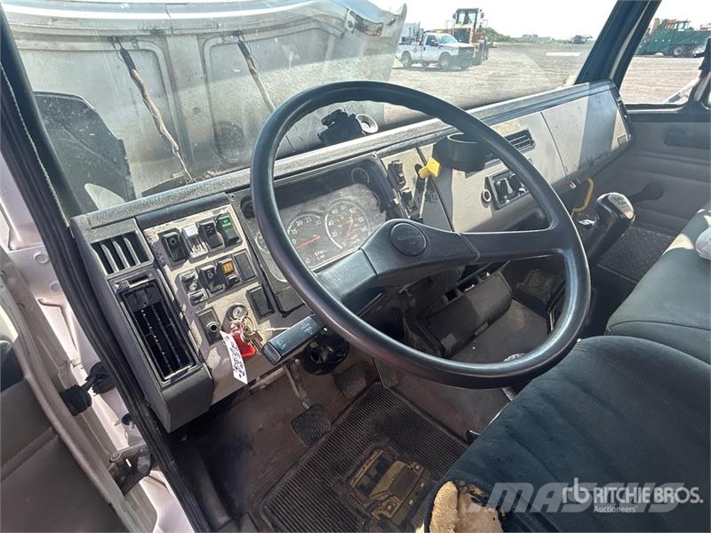 Freightliner FL80 6x4 Van Truck 탑차 트럭