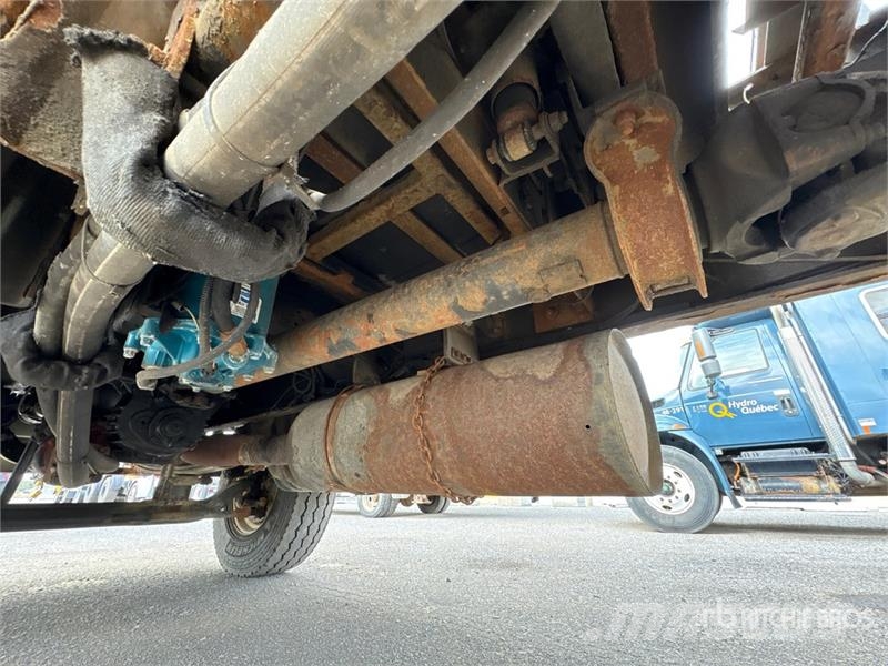 Freightliner FL80 6x4 Sleeper Rollback Truck Bergungsfahrzeuge