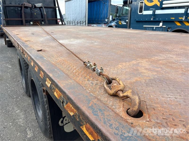 Freightliner FL80 6x4 Sleeper Rollback Truck Bergungsfahrzeuge
