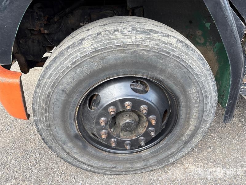 Freightliner FL80 6x4 Sleeper Rollback Truck Bergungsfahrzeuge