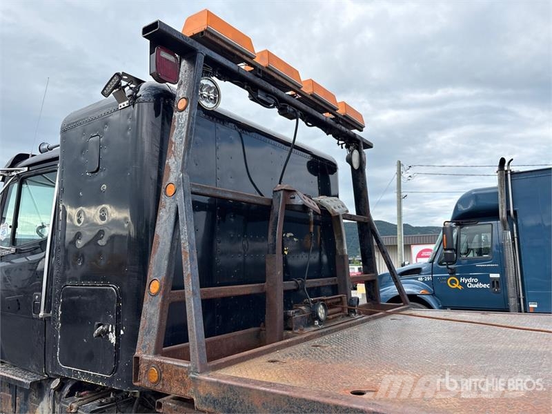 Freightliner FL80 6x4 Sleeper Rollback Truck Bergungsfahrzeuge