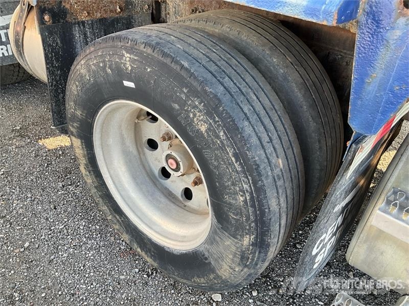 Freightliner FLD 112SD Lastbiler med tip