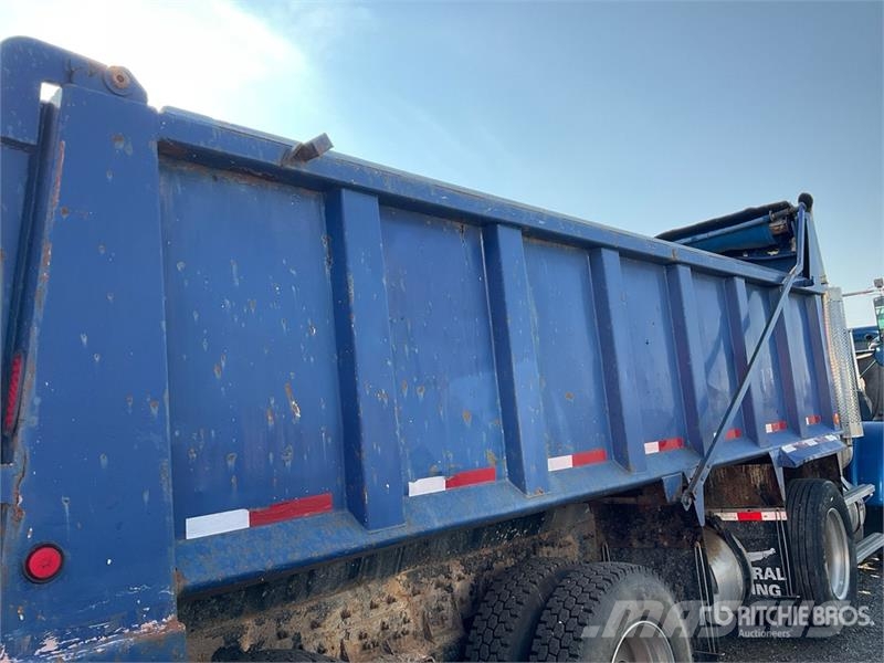 Freightliner FLD 112SD Lastbiler med tip
