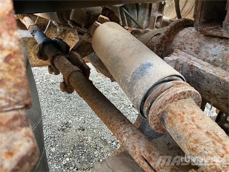 Freightliner FLD 112SD Lastbiler med tip