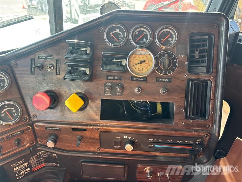 Freightliner FLD 120 Motrici e Trattori Stradali