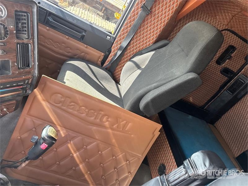 Freightliner FLD 120 Motrici e Trattori Stradali