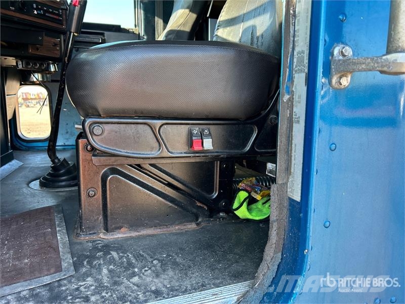 Freightliner FLD 120 曳引機組件