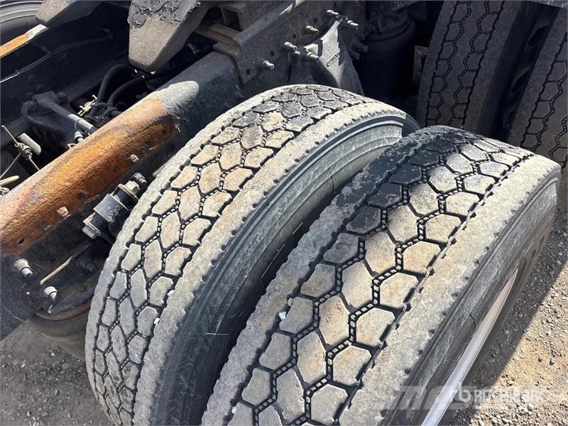 Freightliner FLD 120 Motrici e Trattori Stradali