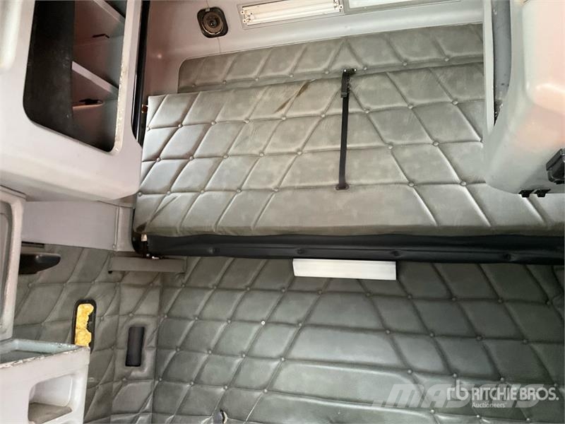 Freightliner FLD 120 Trekkers