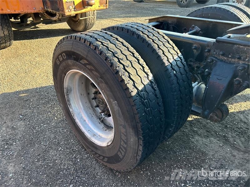 Freightliner FLD 120 曳引機組件