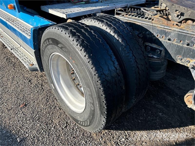 Freightliner FLD 120 曳引機組件