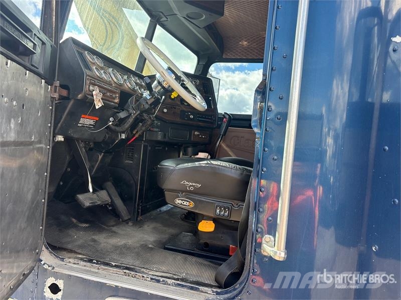 Freightliner FLD 120 Motrici e Trattori Stradali