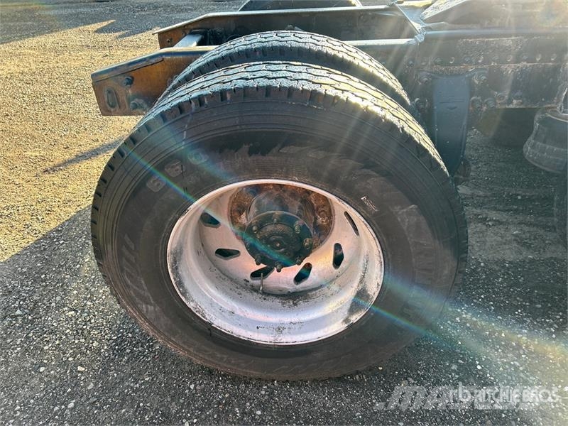 Freightliner FLD 120 曳引機組件