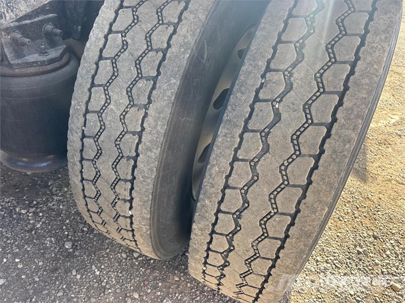 Freightliner FLD 120 Motrici e Trattori Stradali