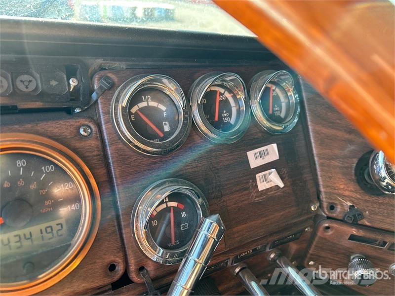 Freightliner FLD 120 曳引機組件