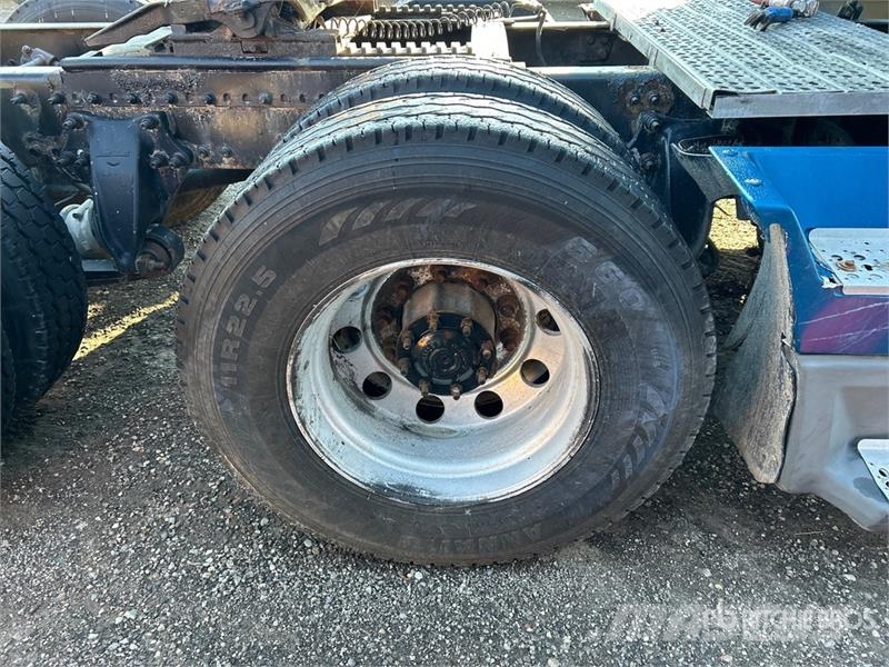 Freightliner FLD 120 曳引機組件