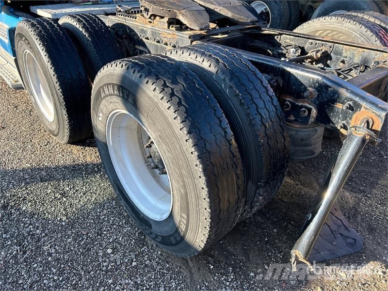 Freightliner FLD 120 曳引機組件