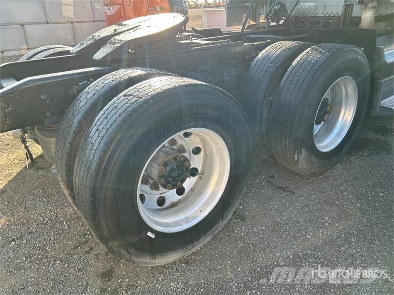 Freightliner FLD 120 6x4 T/A Sleeper Truck Tractor Tracteur routier