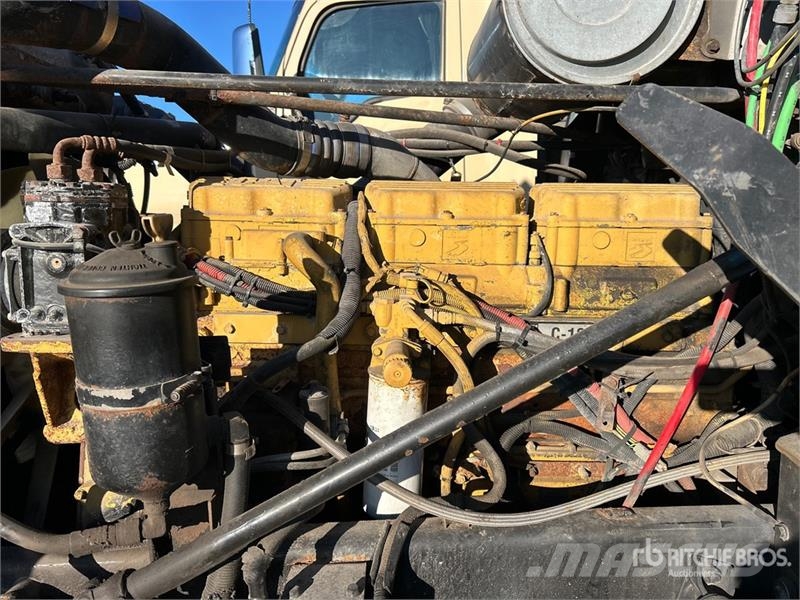Freightliner FLD 120 6x4 T/A Sleeper Truck Tractor Tracteur routier