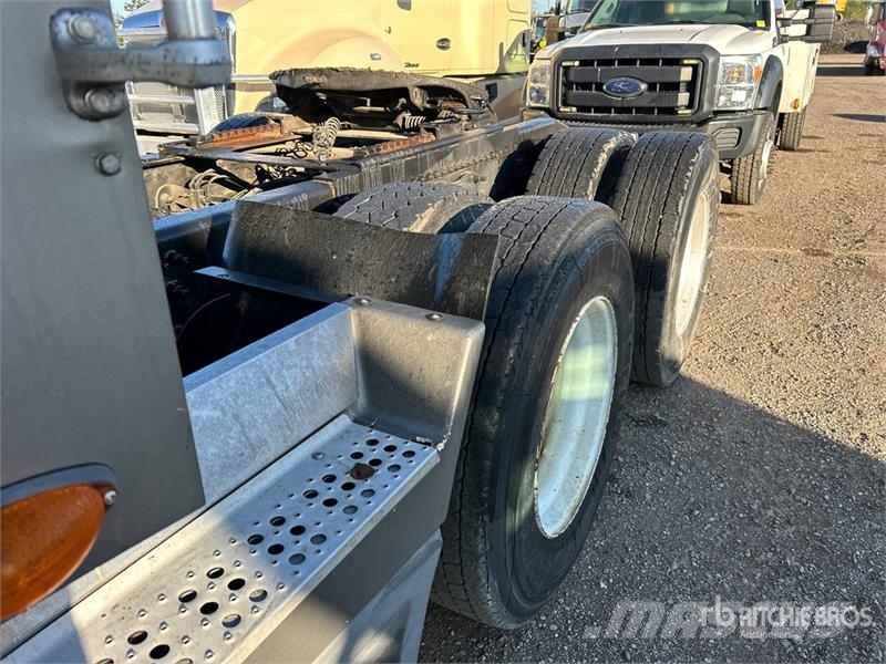 Freightliner FLD 120 6x4 T/A Sleeper Truck Tractor Tracteur routier