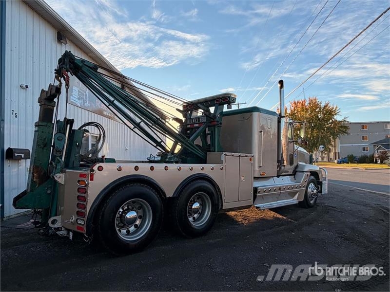 Freightliner FLD120 6x4 Sleeper Tow Truck Recovery vehicles