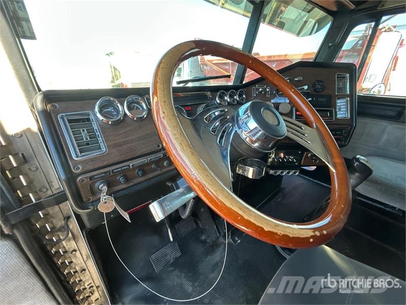Freightliner FLD120 6x4 Sleeper Tow Truck Bergungsfahrzeuge