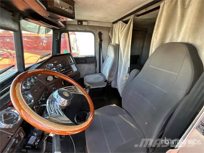 Freightliner FLD120 6x4 Sleeper Tow Truck Bergungsfahrzeuge