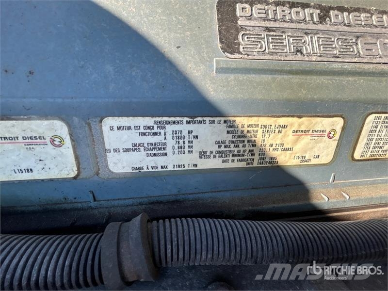Freightliner FLD120 6x4 Sleeper Tow Truck Bergungsfahrzeuge