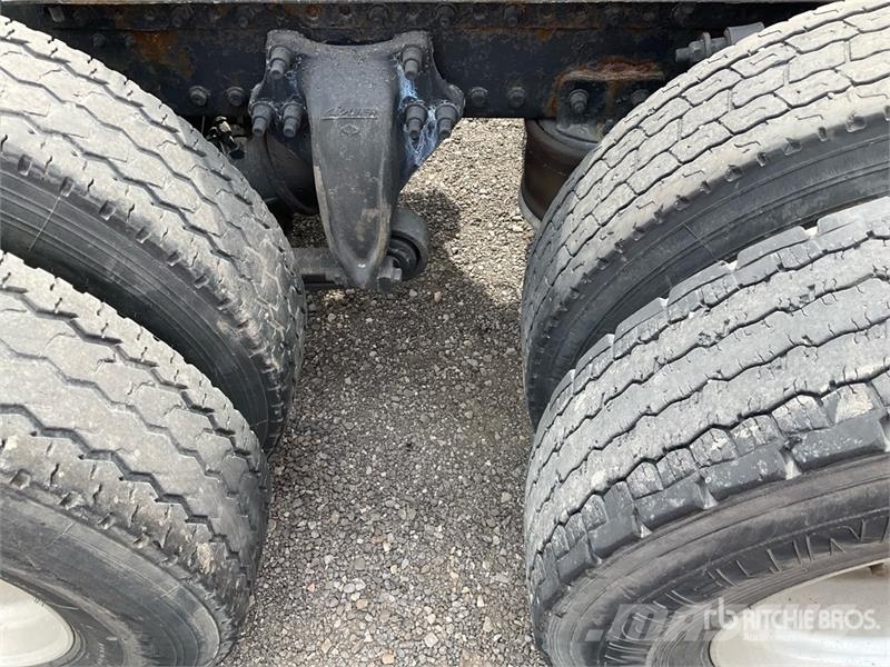 Freightliner FLD120 6x4 T/A Sleeper Truck Tractor Tracteur routier