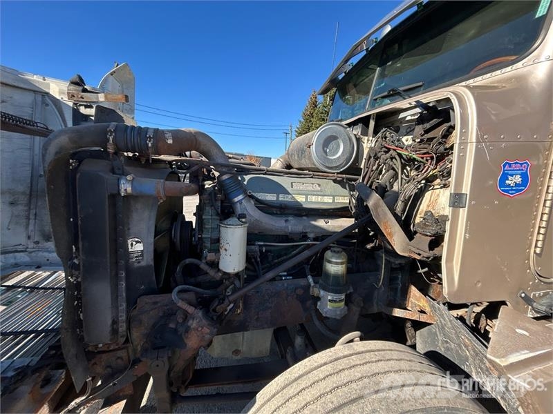 Freightliner FLD120 6x4 Sleeper Tow Truck Bergungsfahrzeuge