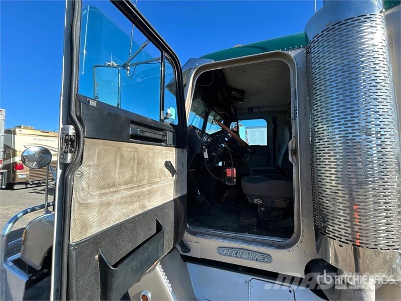 Freightliner FLD120 6x4 Sleeper Tow Truck Bergungsfahrzeuge