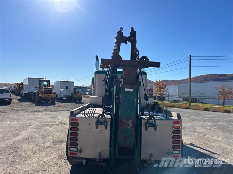 Freightliner FLD120 6x4 Sleeper Tow Truck Bergungsfahrzeuge