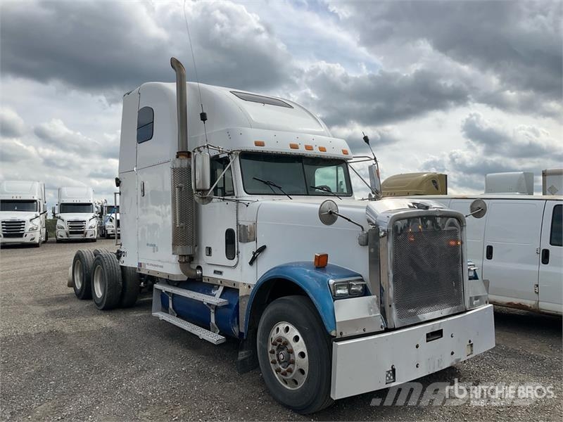Freightliner FLD120 6x4 T/A Sleeper Truck Tractor Tracteur routier