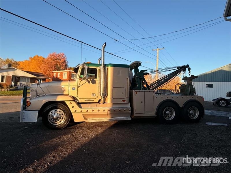 Freightliner FLD120 Sleeper Tow Truck Bergungsfahrzeuge