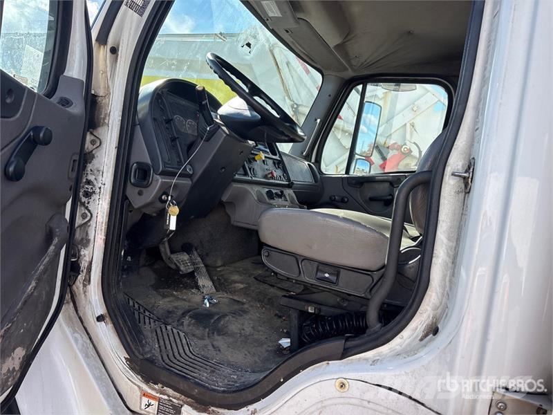 Freightliner M2 106 Camion dei rifiuti
