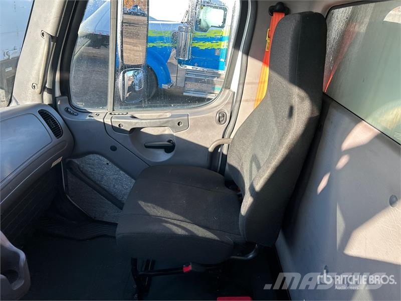 Freightliner M2 106 Frigofrik kamyonlar