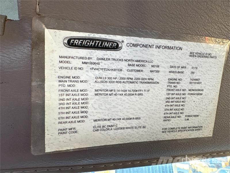 Freightliner M2 106 Kabine i unutrašnjost