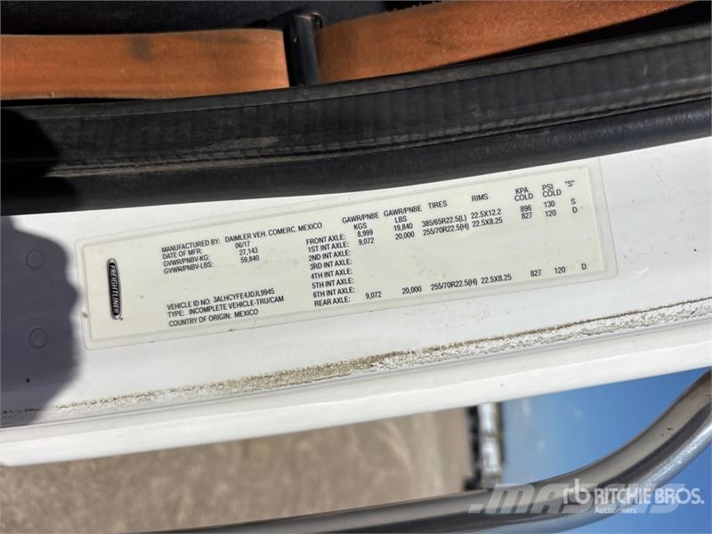 Freightliner M2 106 Cabinas e interior