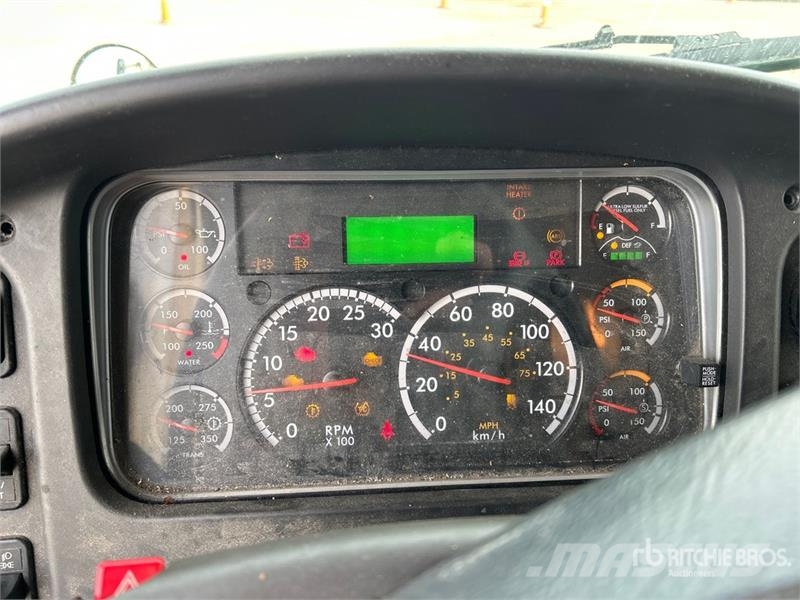 Freightliner M2 106 冷藏车