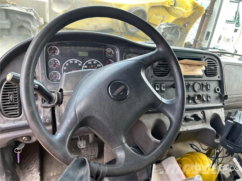 Freightliner M2 106 Other trucks