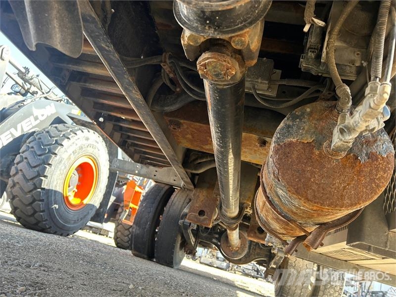 Freightliner M2 106 Recovery vehicles