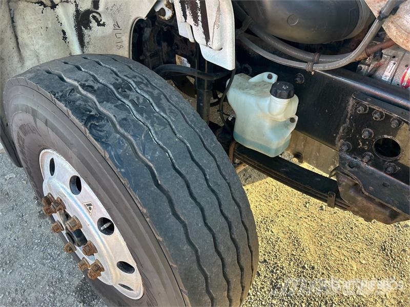 Freightliner M2 106 Isotermos y frigoríficos