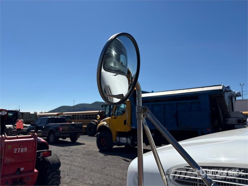 Freightliner M2 106 Прибиральні машини