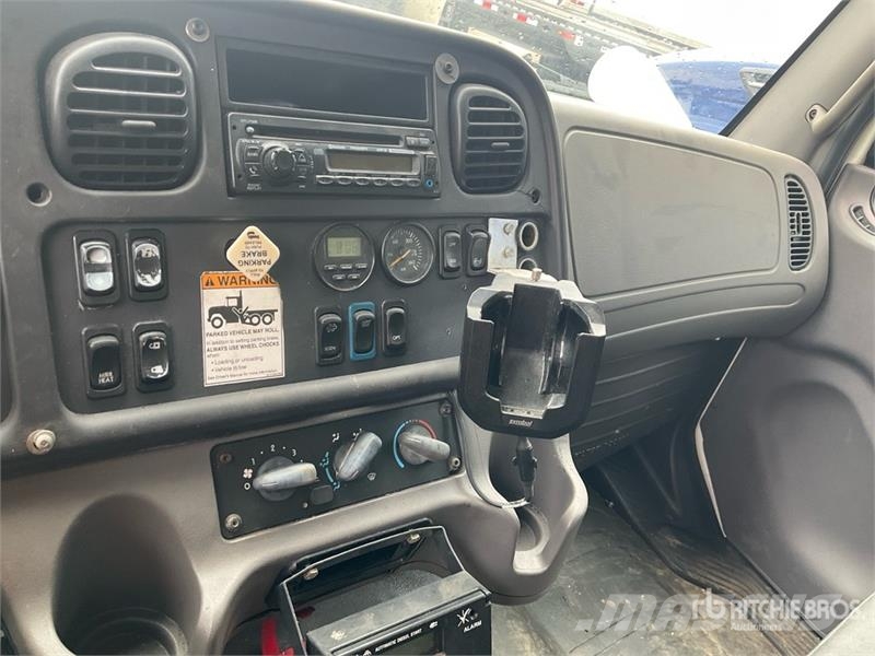 Freightliner M2 106 Kühlkoffer