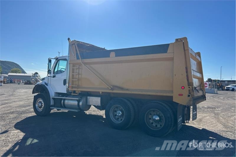 Freightliner M2 106 Φορτηγά Ανατροπή