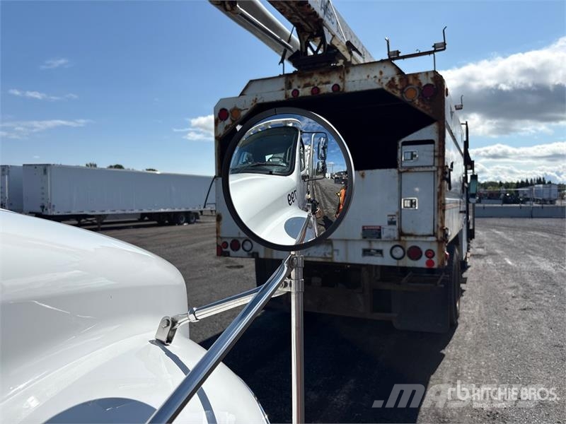 Freightliner M2 106 清掃車