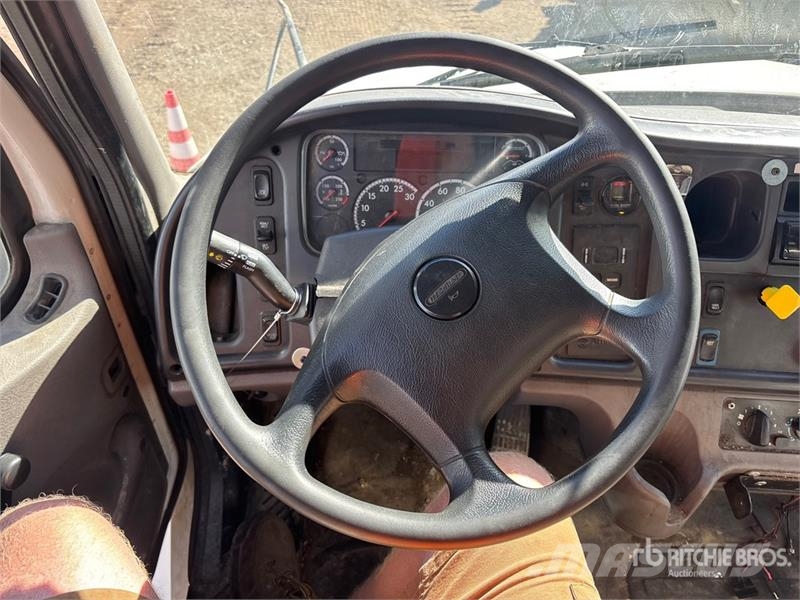 Freightliner M2 106 Camion dei rifiuti