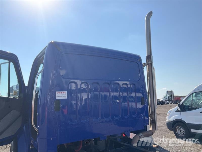 Freightliner M2 106 Kabine i unutrašnjost